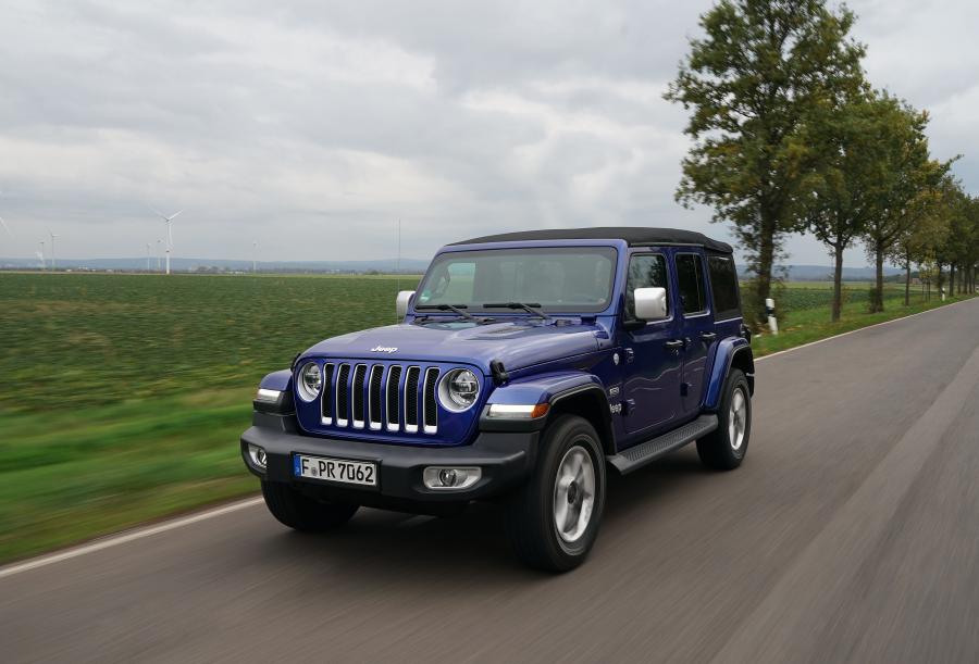  Jeep Wrangler Unlimited Overland (JL) 2018 года  (EU) (фото 1 из 12)